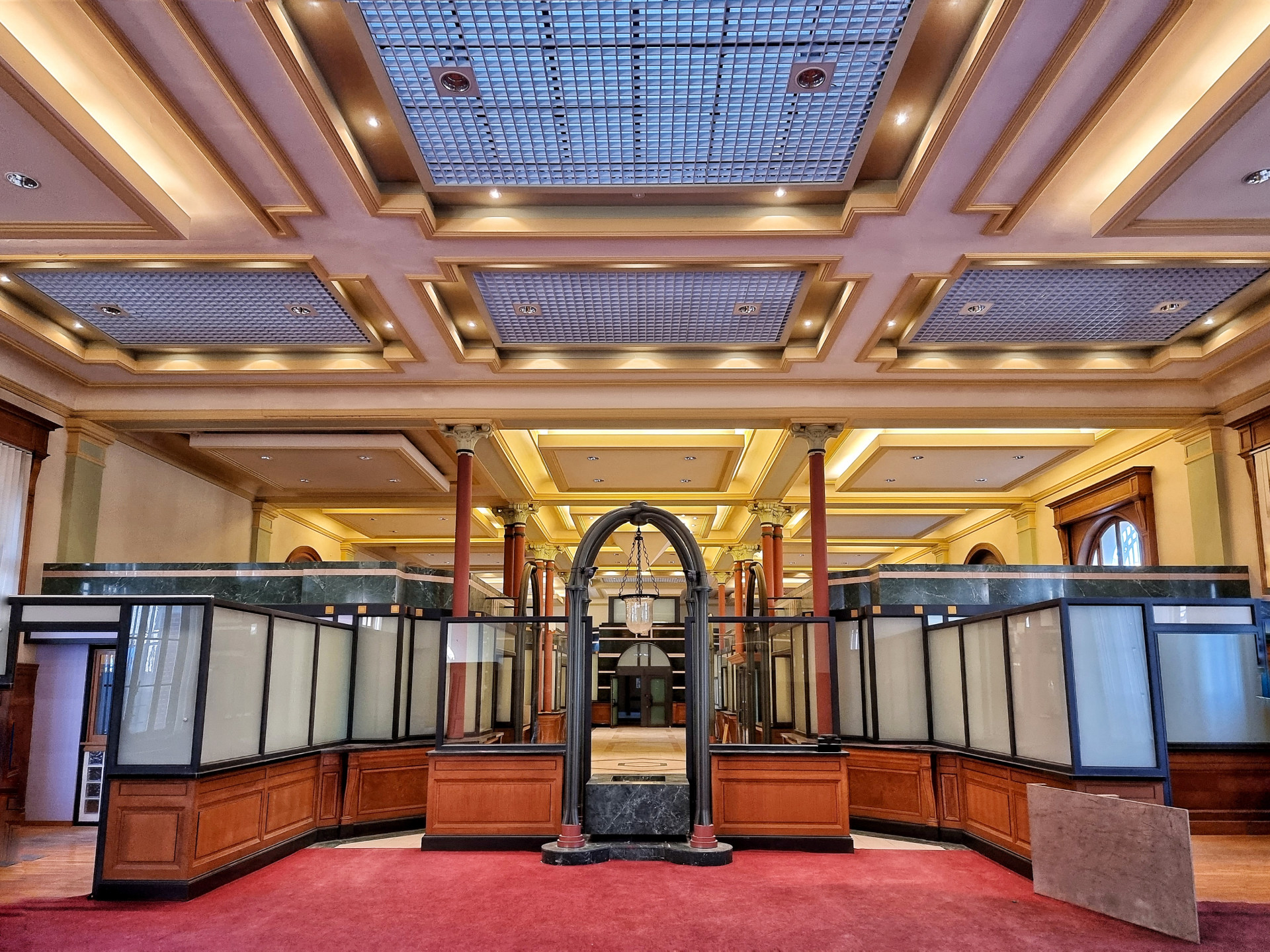 Intérieur de la Banque de France à Roubaix Intérieur de la Banque de France à Roubaix