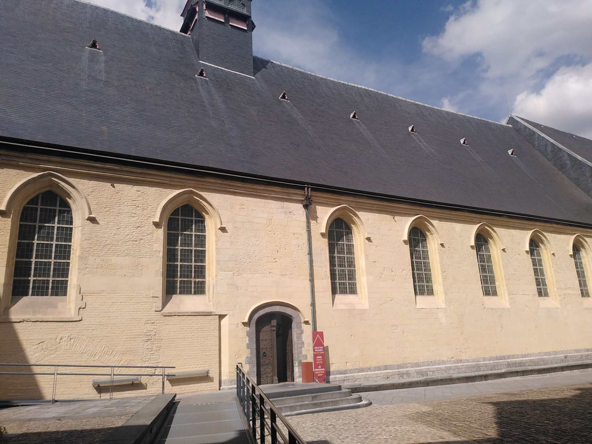 Salle des malades de l'Hospice Comtesse