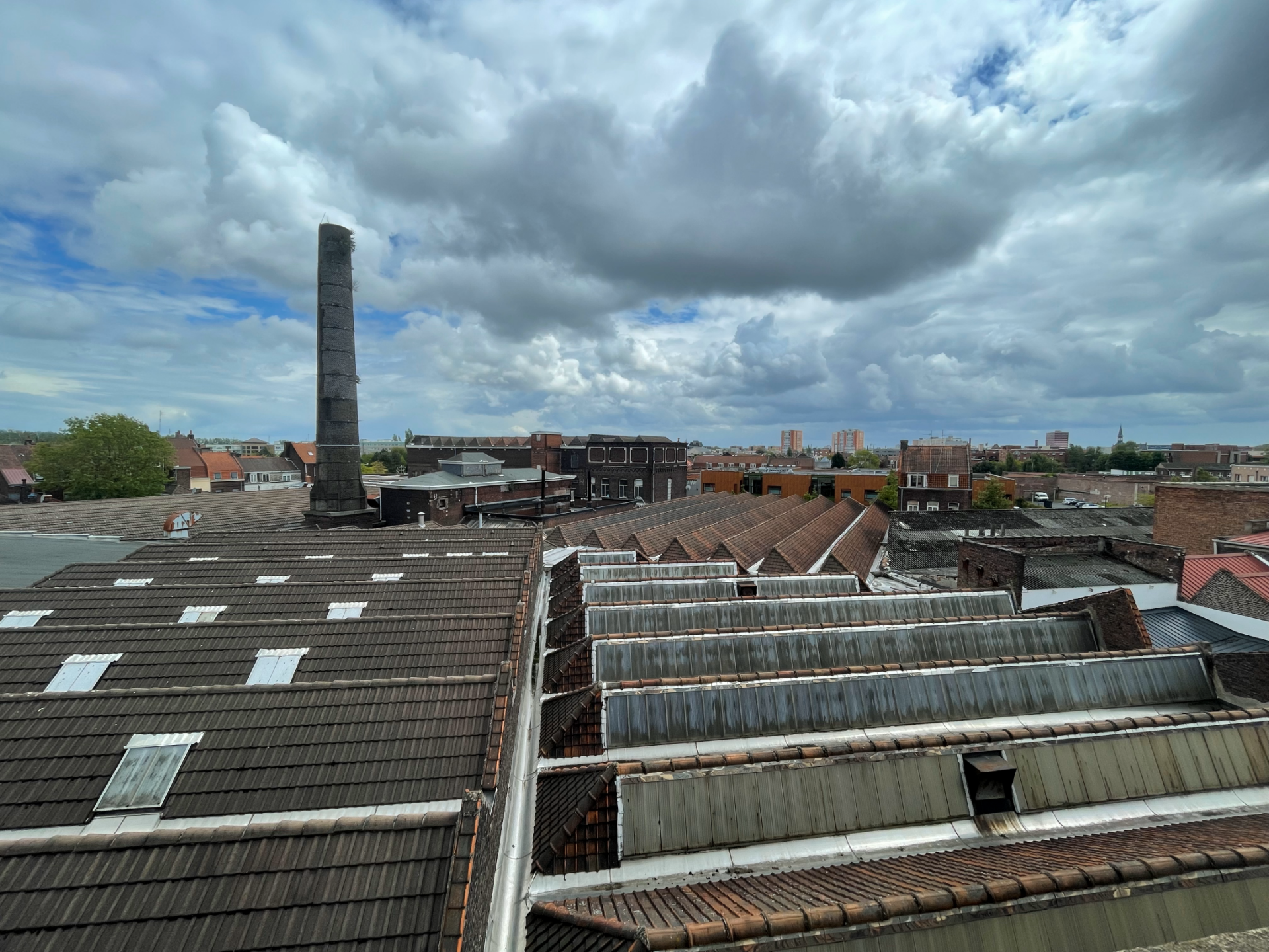 vue-sur-les-sheds-c-tissel-744247