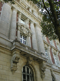 Façade de l'école des Arts et Métiers