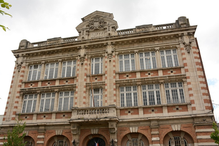 facade-de-l-cole-c-arnaud-masselot-741898